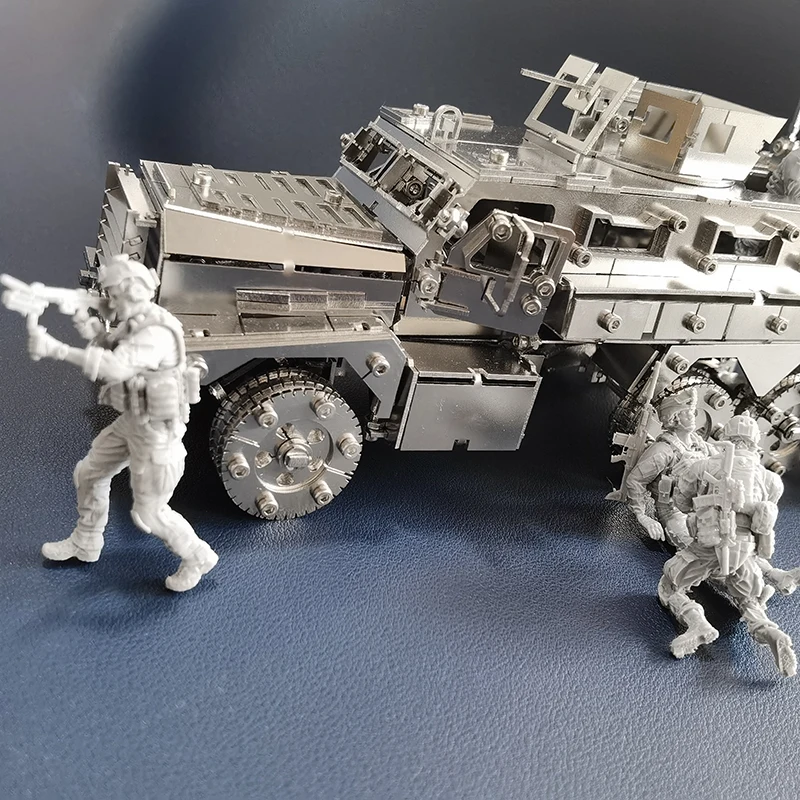Microworld 3D メタルパズル装甲待ち伏せ保護車モ - Metal 3D Puzzle Stainless Model Kit のレビューと価格